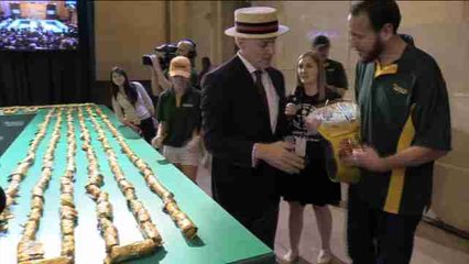 Nueva York logra el Guiness por la línea de "hot dogs" más larga del mundo