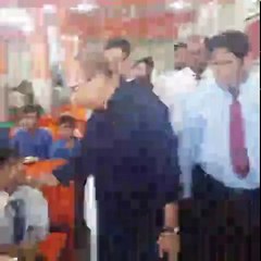 Malik Riaz Ka Bahria Dastarkhuwaan Ka Achanak Dora...