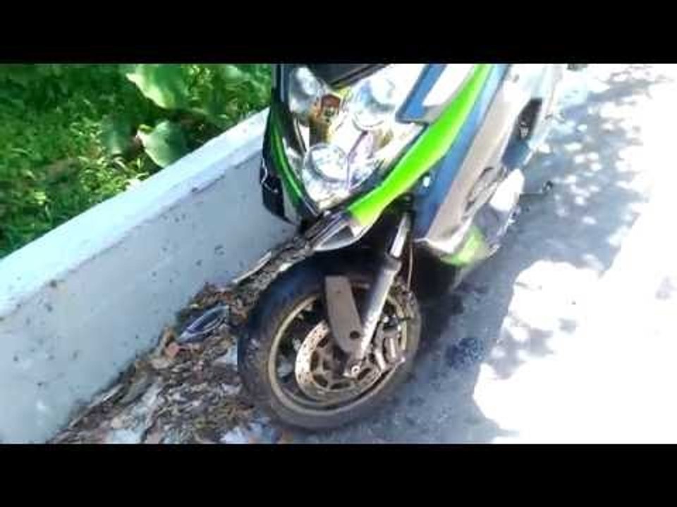 How To Corner on SAND - Motorcycle 101