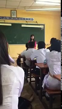 Clip: Ai mà không tan chảy trước cô giáo đã xinh đẹp, lại còn rất ngọt ngào này chứ!