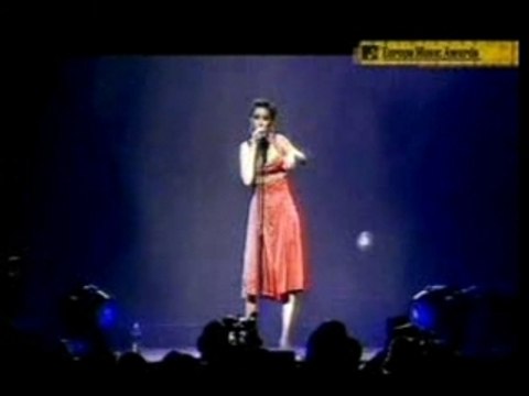 Christina Aguilera - At Last ( Stripped Live in the UK)