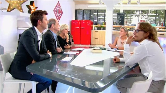 Diane Kruger s'en prend aux taxis parisiens dans C à vous - Regardez