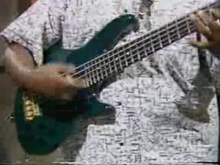 Bass Solo: Abraham Laboriel