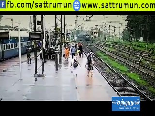 #Police Saved Women And Her child life when she stuck in railway track while train is coming- #trendviralvideos