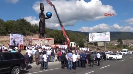 Bolu Mengen'e 15.5 Metrelik Aşcı Heykeli Dikildi