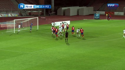 Corner, grosse tête sur la barre transversale.