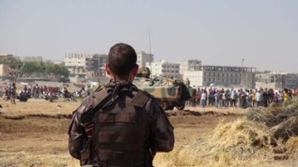 Kobani Sınırında Duvar Gerginliği! Vali Sıfır Noktasında Görevlileri Uyardı