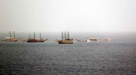 Antalya'da Tur Teknesi Battı! Yaralılar Var