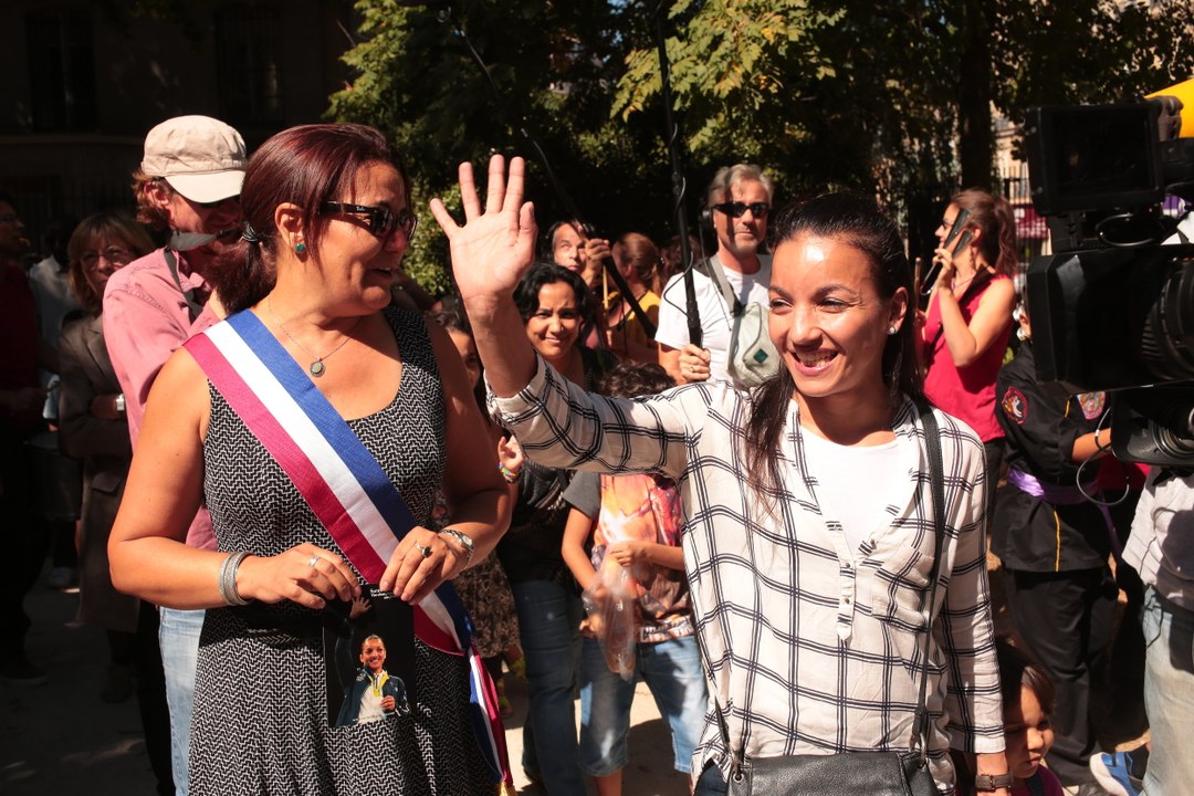 Rio 2016 : Super Sarah accueillie chaleureusement chez elle à Aubervilliers.