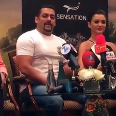 Nawazuddin repeats acting of Chand Nawab at Freaky Ali's promotional event