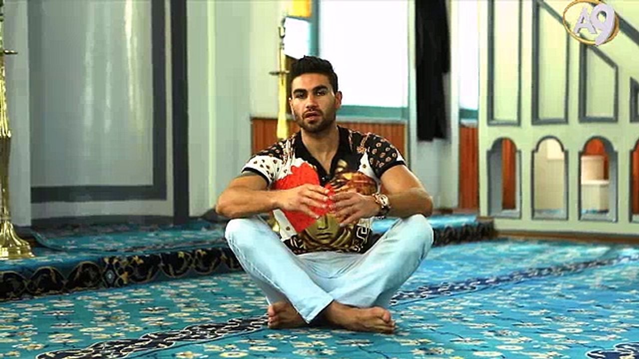 Münafık Görülmediğini Düşündüğü Yerde Abdest Almaz Ve Namaz Kılmaz