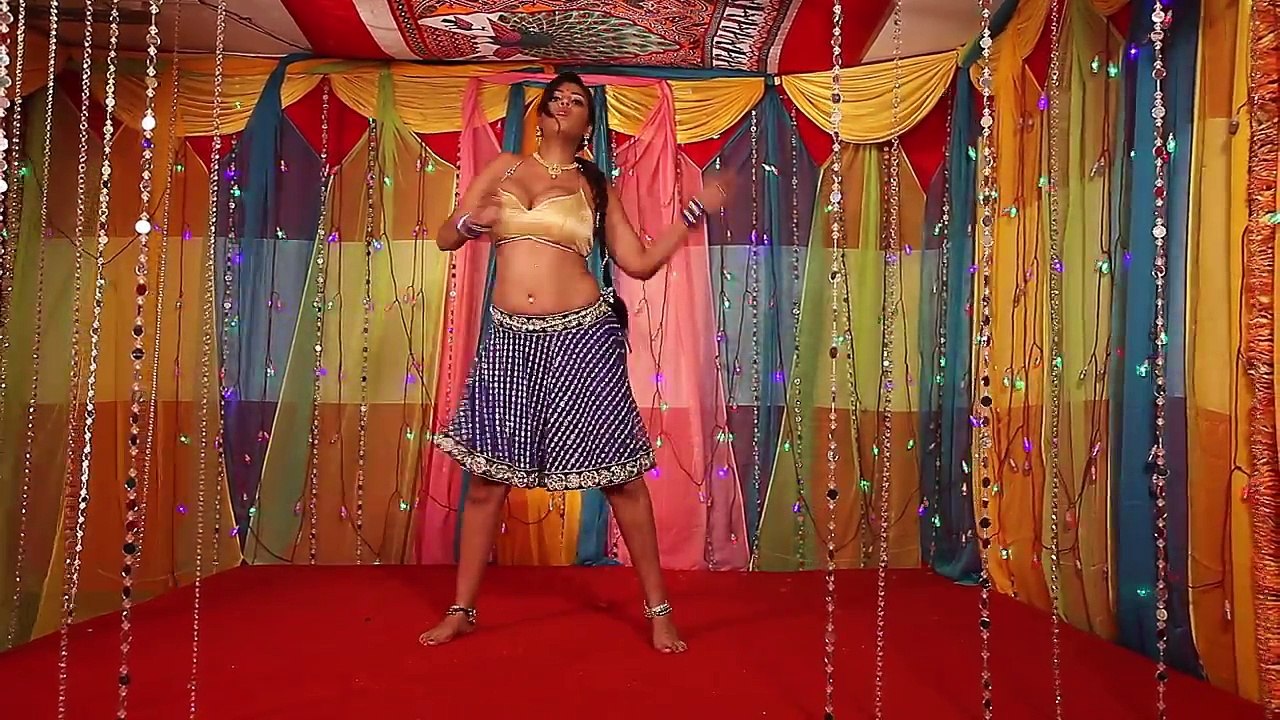 desi big tits bouncing cleavage - Yeh Amma Ji Rog