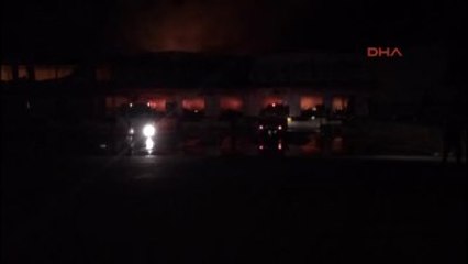 Diyarbakır?da Süpermarket Deposu Yandı