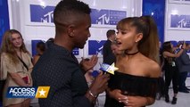 2016 MTV VMAs: Ariana Grande Demonstrates Her Favorite Red Carpet Poses!
