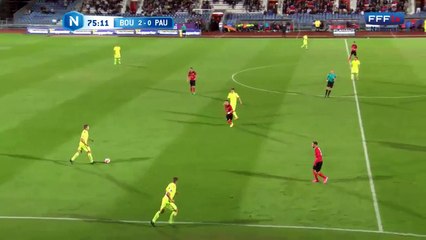 Centre de Sanchez repoussé en corner