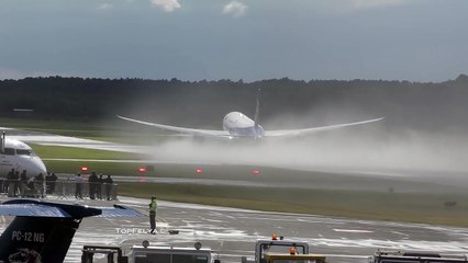 décollage à la verticale d'un boeing 787-9 - video drole