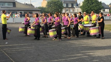 Les Cigales do Brazil derrière l'USG