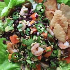 How To Make Papaya Avocado and Black Bean Lettuce Cups