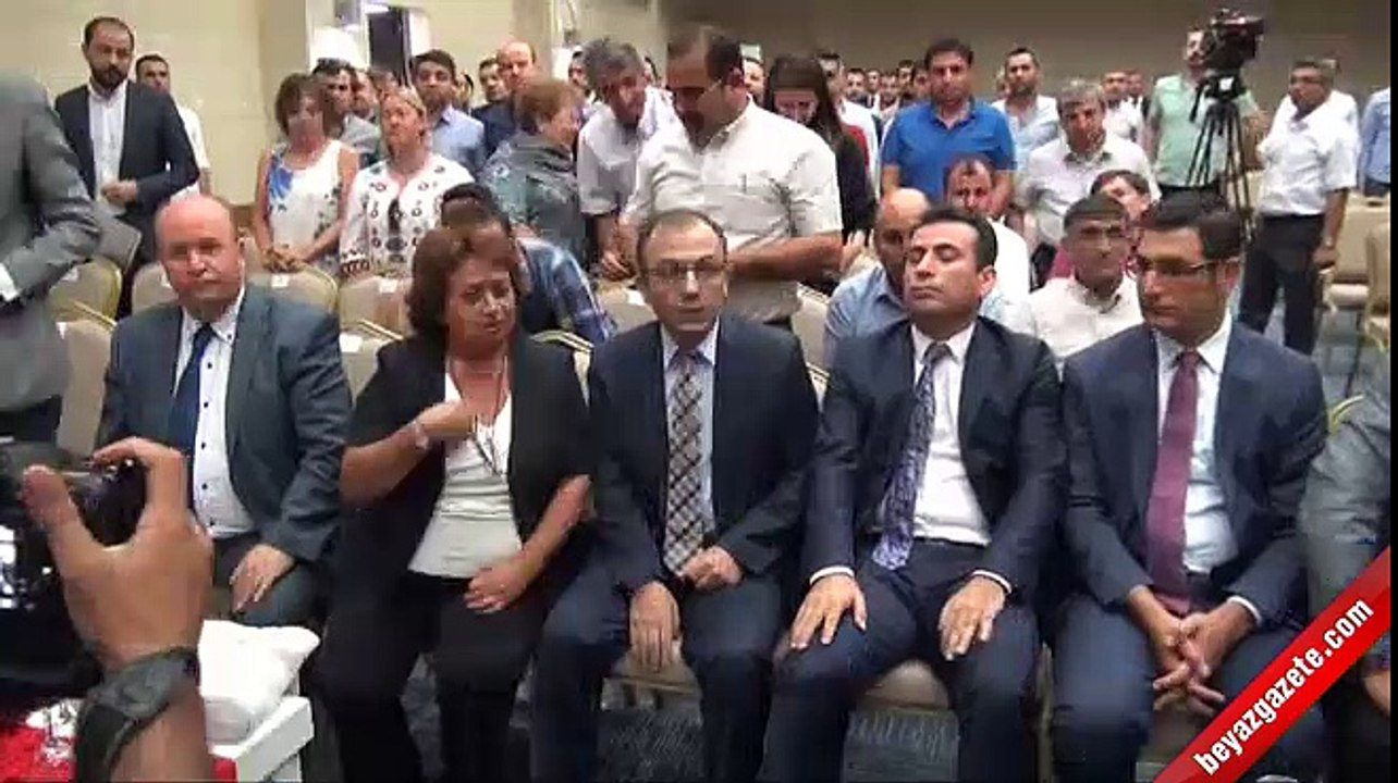 Metin Feyzioğlu Katıldığı Açılış Programında Protesto Edildi