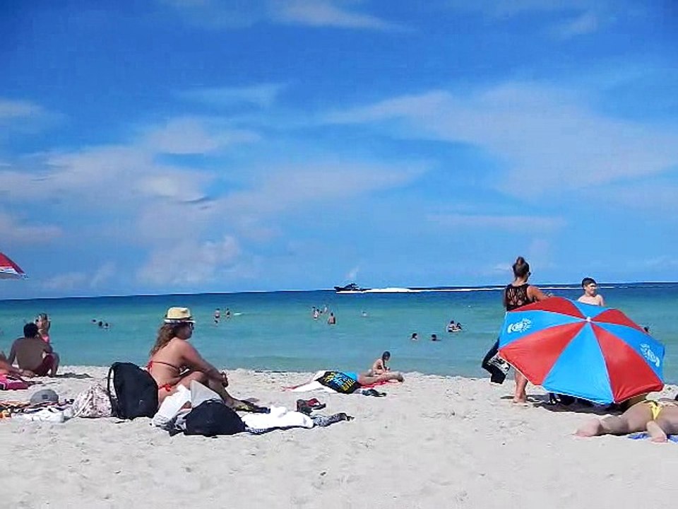 2016-08 - Miami Beach - Black Yacht