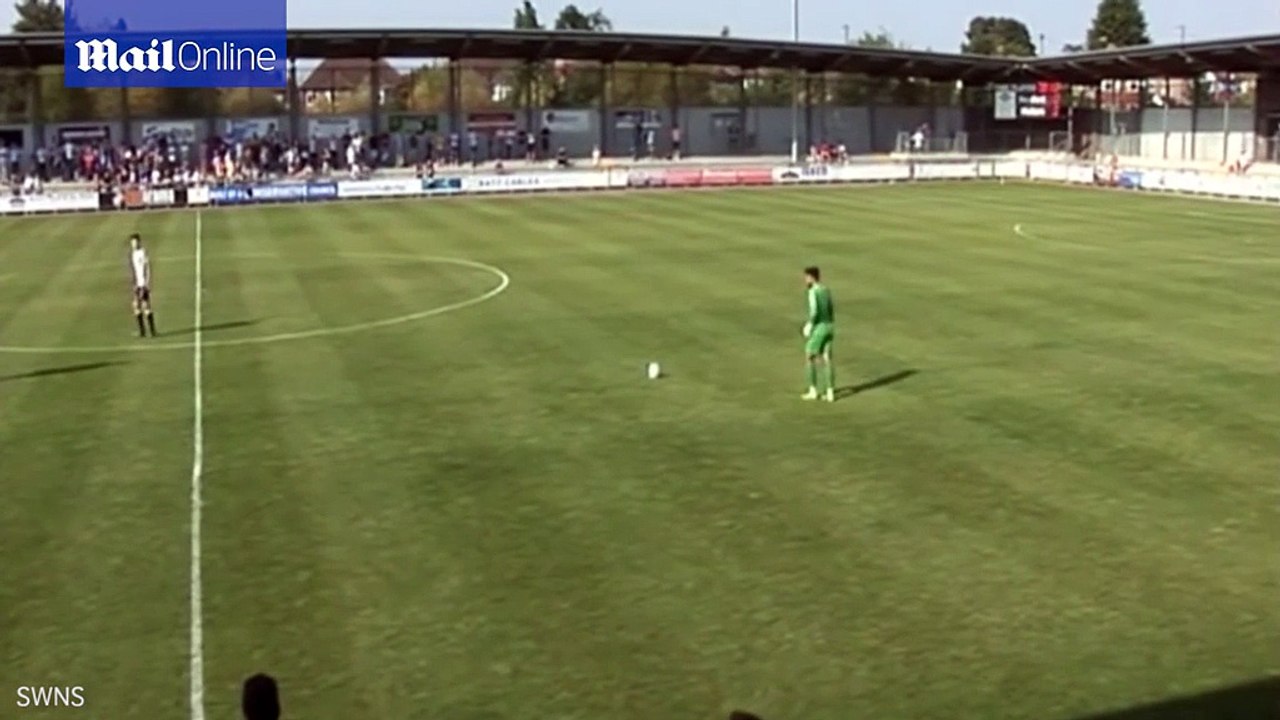 Goalkeeper scores a freekick from his own half