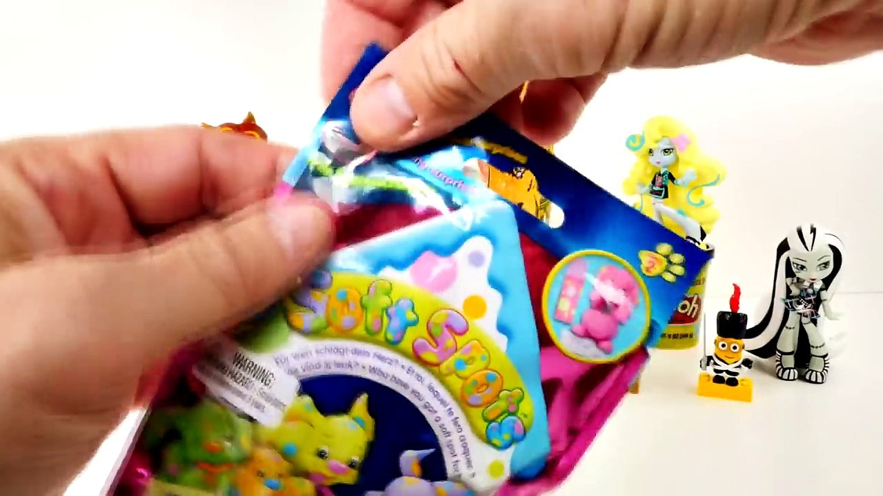 MONSTER HIGH DRACULAURA GIANT Play Doh Surprise Egg & Toy Opening