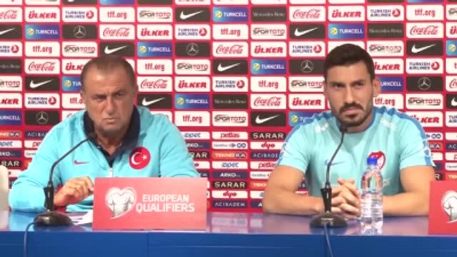 Milli Futbolculardan Şener Özbayraklı, Basın Mensuplarının Sorularını Cevapladı