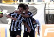 Botafogo vence o Grêmio com pintura de Camilo e se afasta do Z-4