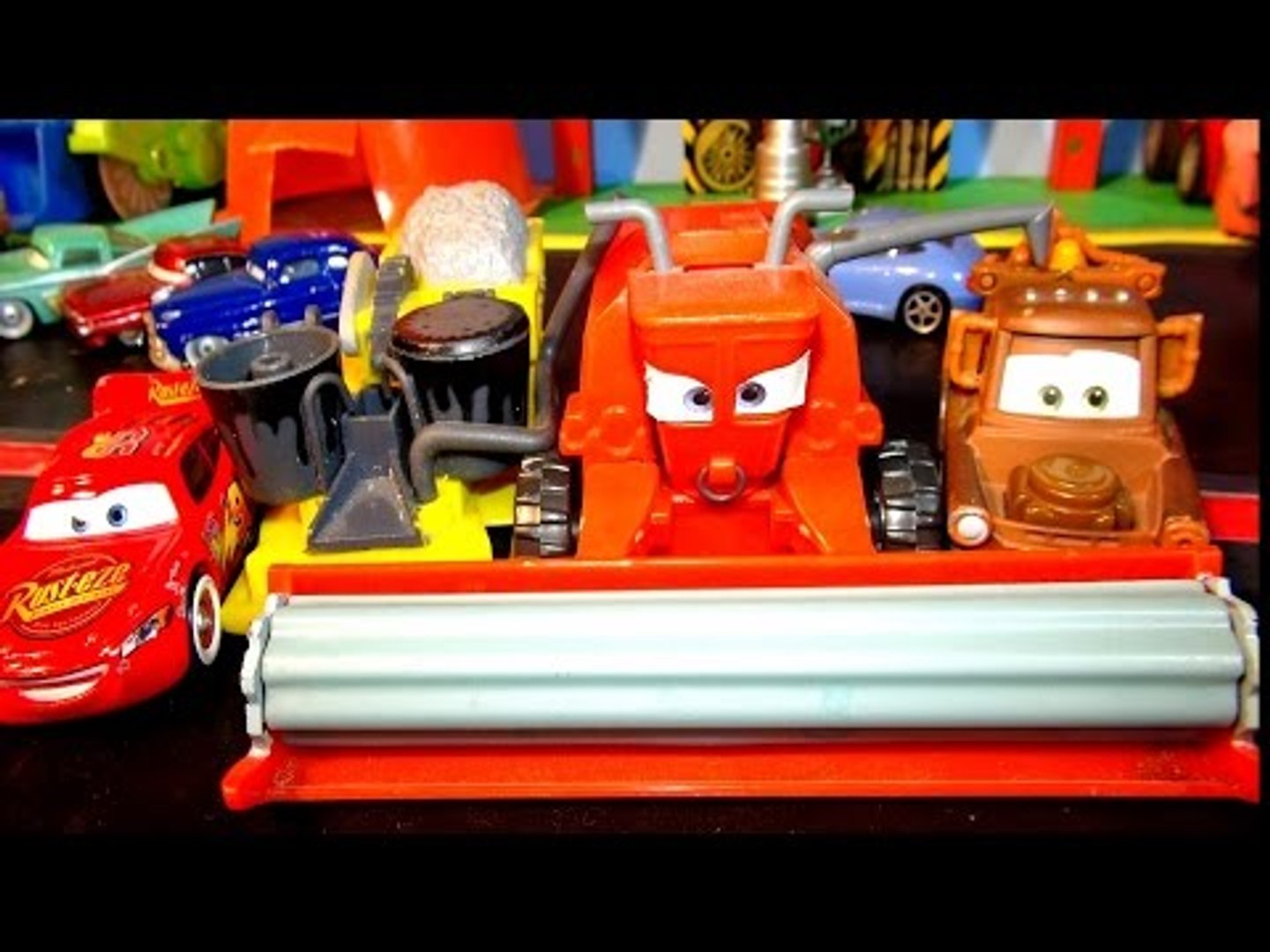 Disney Pixar Cars FRANK and BESSIE from the Cars Character Mater and Lightning McQueen - video Dailymotion