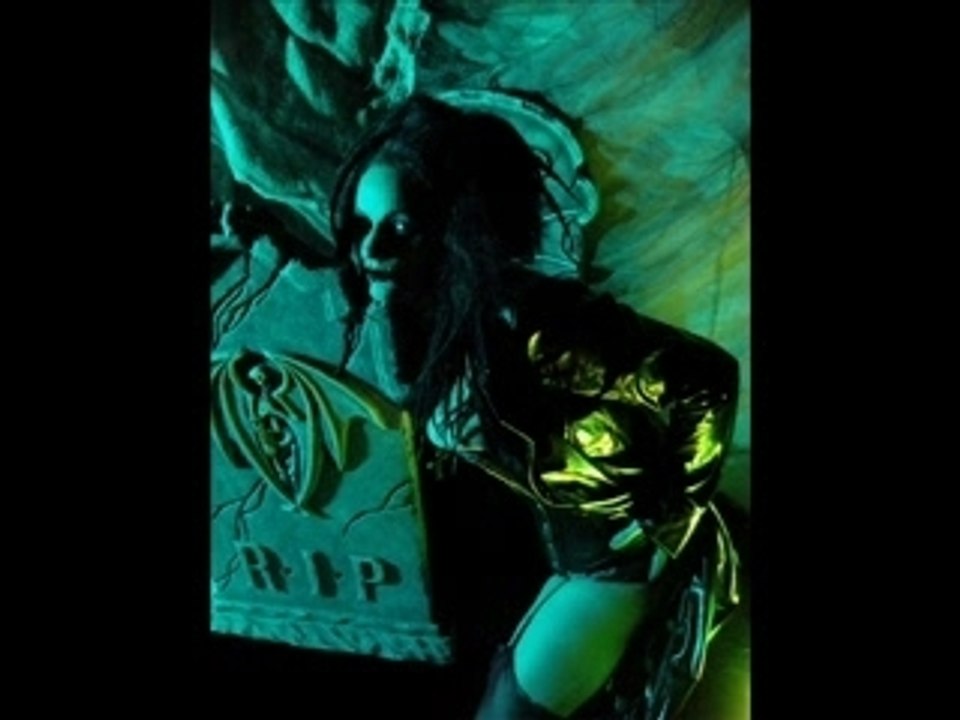 Zombie Girl - Go Zombie