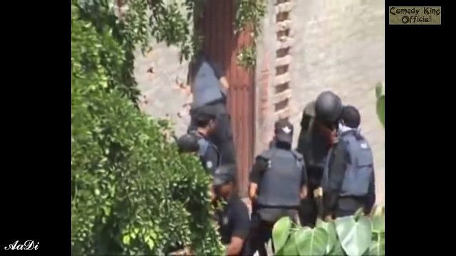 Live police mukabla police ne 5 dako mar diya jo kisi k ghr me chup kr firing kr rhe the police pe - YouTube