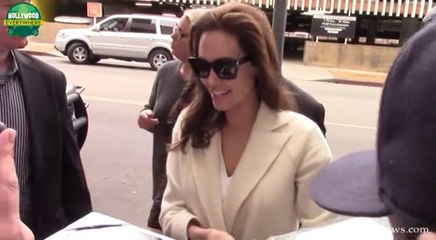 Angelina Jolie's Unseen Old TOPLESS Pics LEAKED