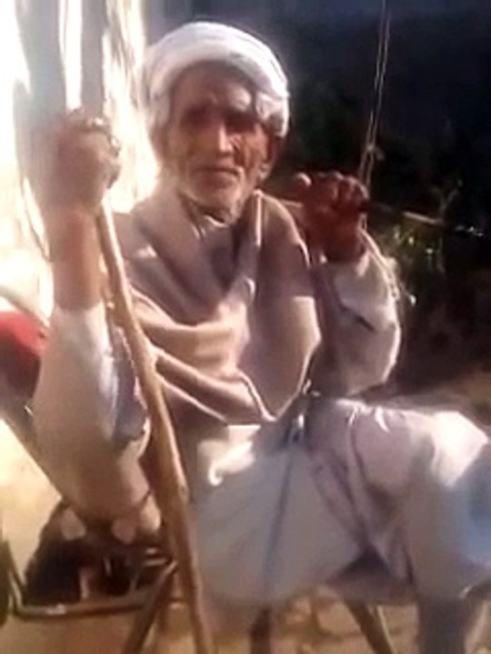 PAKISTANI BABA GIVING LIVE ABUSE new Funny clip 2016 punjabi toty