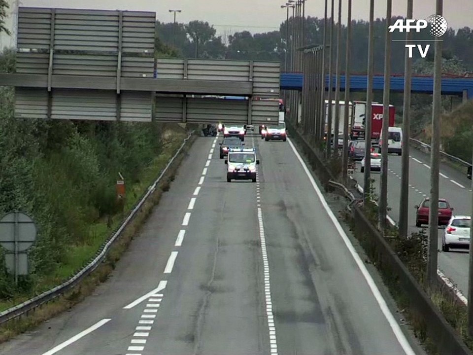 Démantèlement de la "Jungle" de Calais: début de l'opération escargot