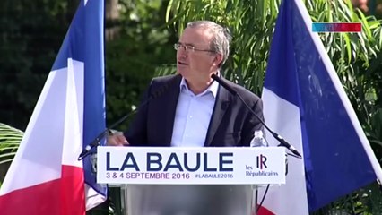 Hervé Mariton chante une chanson "anar de droite anti-soviétique"