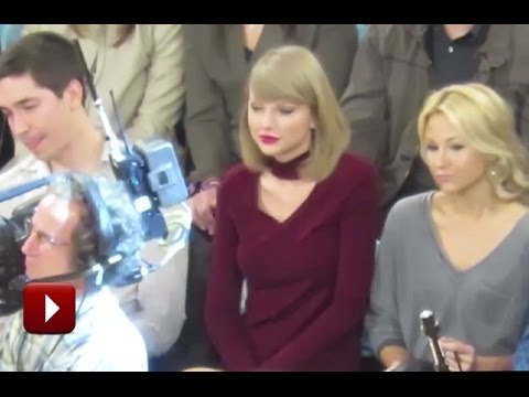 Cheerleaders Dance to 'Shake it Off' at the Knicks Game With TAYLOR SWIFT