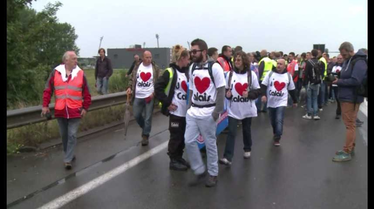 Opérations coup de poing pour réclamer le démantèlement de la "Jungle" à Calais