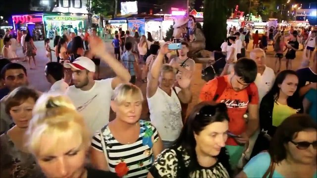 Ярослав Сумишевский - Любимая женщина (Классно спел на улице)