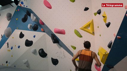 Brest. J'ai testé pour vous... L'escalade de bloc avec The Roof