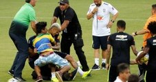 Brezilyalı Taraftarlar, Sevgi Gösterilerinde Neymar'ı Zor Durumda Bıraktı