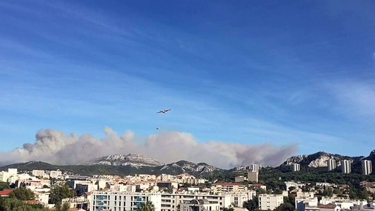 Marseille : le feu aux portes des Calanques