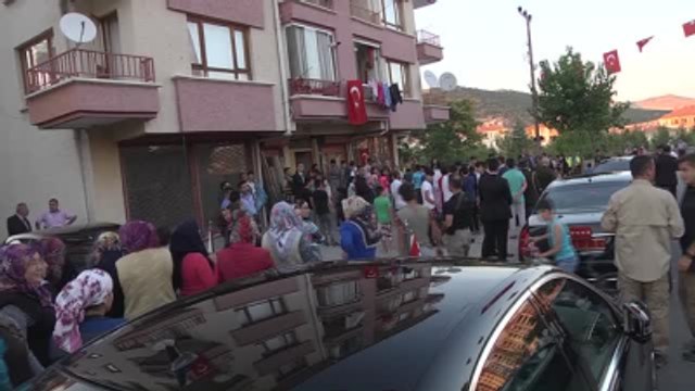 Genelkurmay Başkanı Akar'dan Şehit Uzman Çavuş Batu'nun Ailesine Taziye Ziyareti