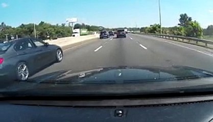 Un mec explose sa BMW sur l'autoroute, la rumeur voudrait qu'il jouait à Pokémon GO. - vidéo Dailymotion