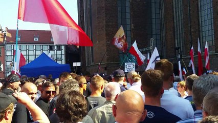 Prowokacja KOD-u na uroczystościach pogrzebowych "Inki" i "Zagończyka" w Gdańsku - 28.08.2016