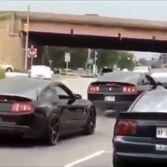 Trafikte Tıkalı Olunca Sinirlenip Bunu Yapmak İstemişimdir! :D Çok Sinirli !