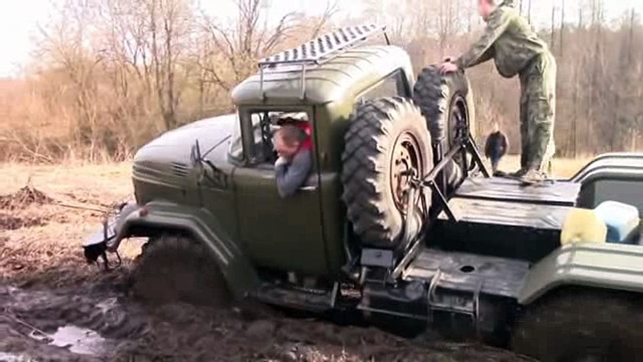 OFF Road Trucks 6x6 Ultimate Mudding in Siberia Army Trucks ZIL131 vs GAZ66
