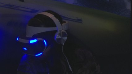 Jugadores fascinados con la realidad virtual de la "Brasil Game Show"