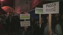 Protesta frente a café argentino por supuesta discriminación a pareja de lesbianas