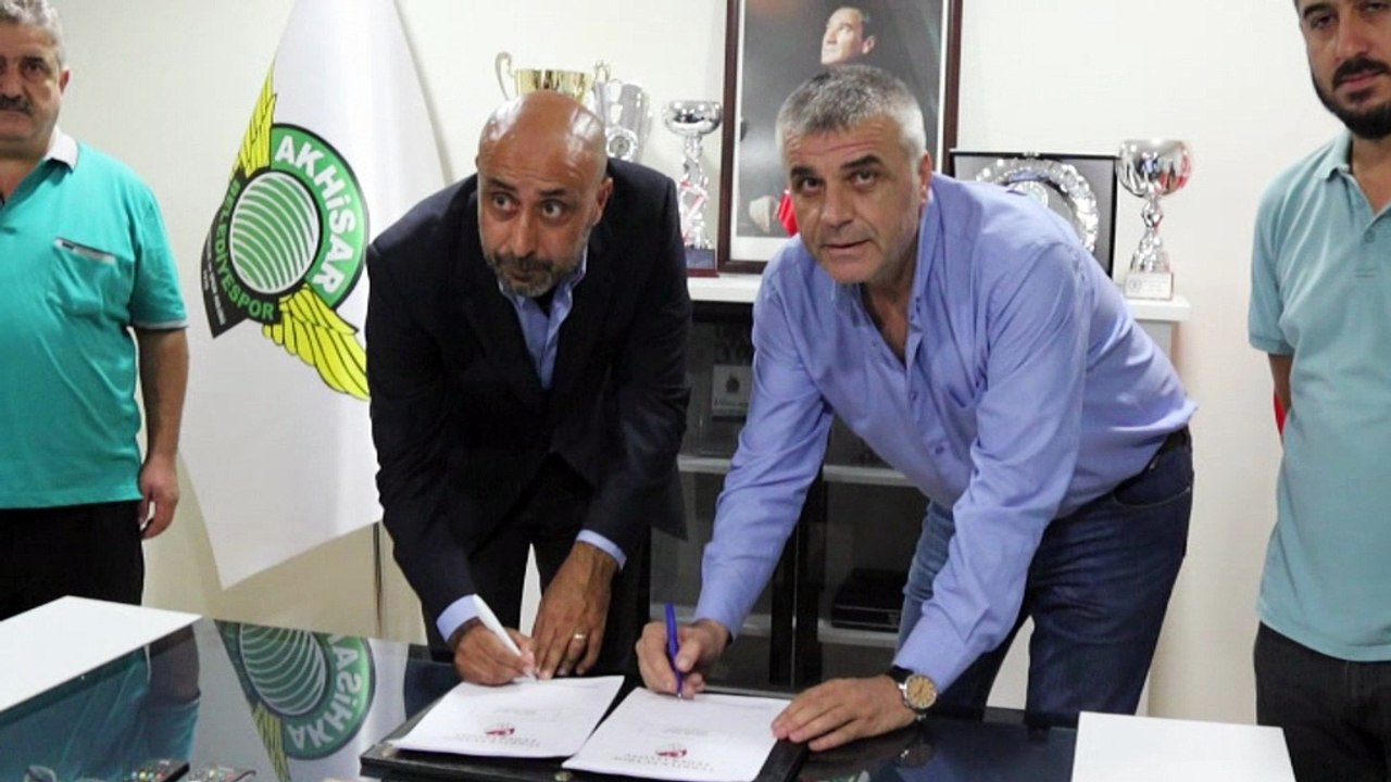 Akhisarspor Tolunay Kafkas İmza Töreni ve idman