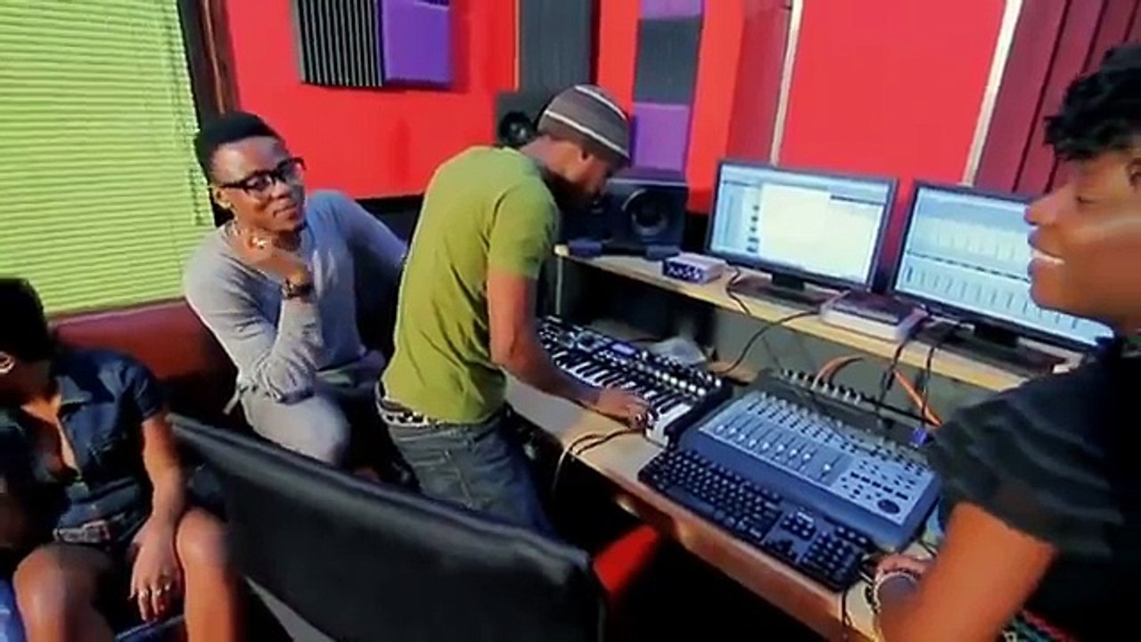 Ali Kiba ft Lady Jaydee - Single Boy